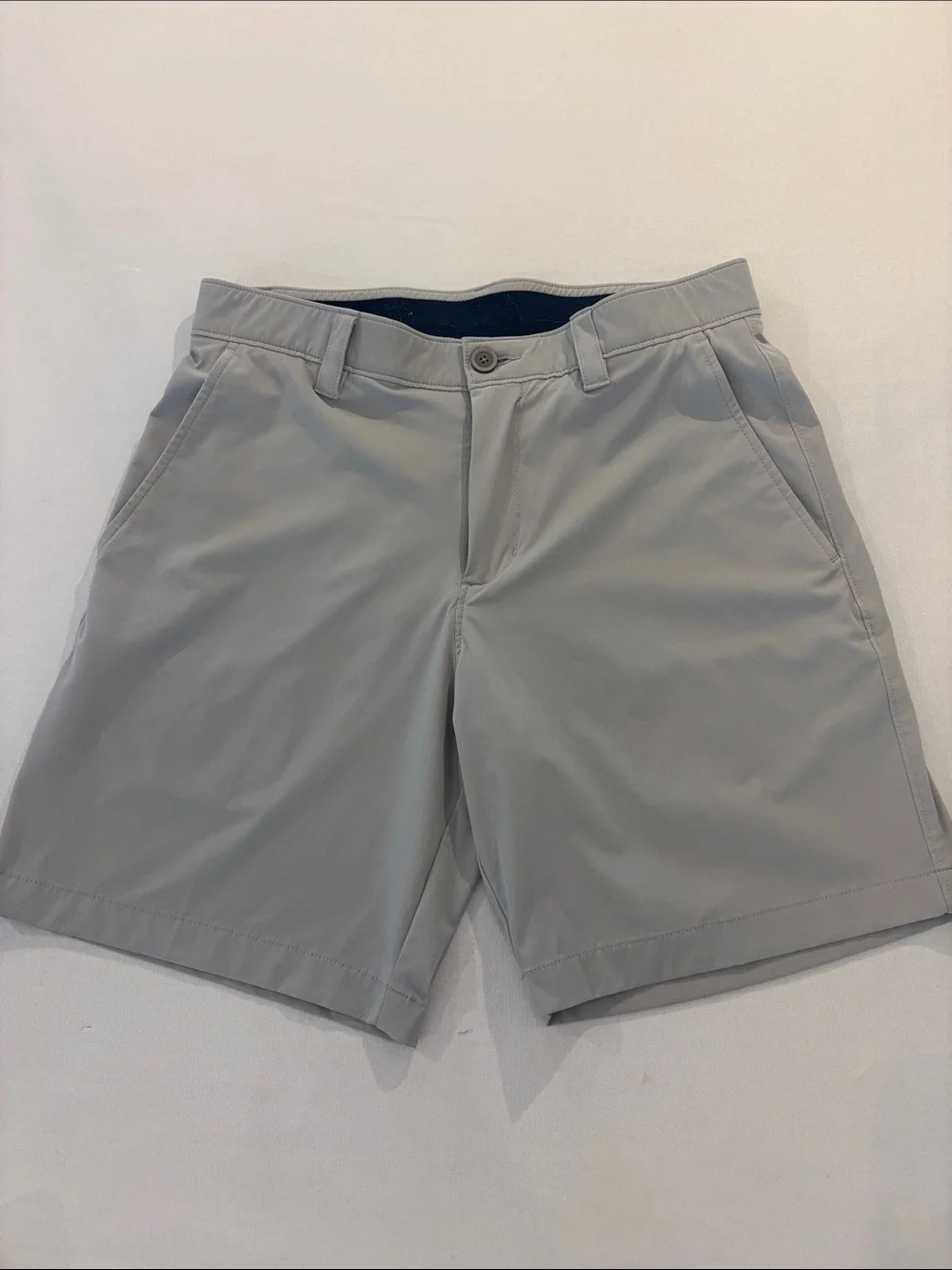 Southern Tide brrr Mens Stretchy Gray Performance Golf Shorts. Size 32